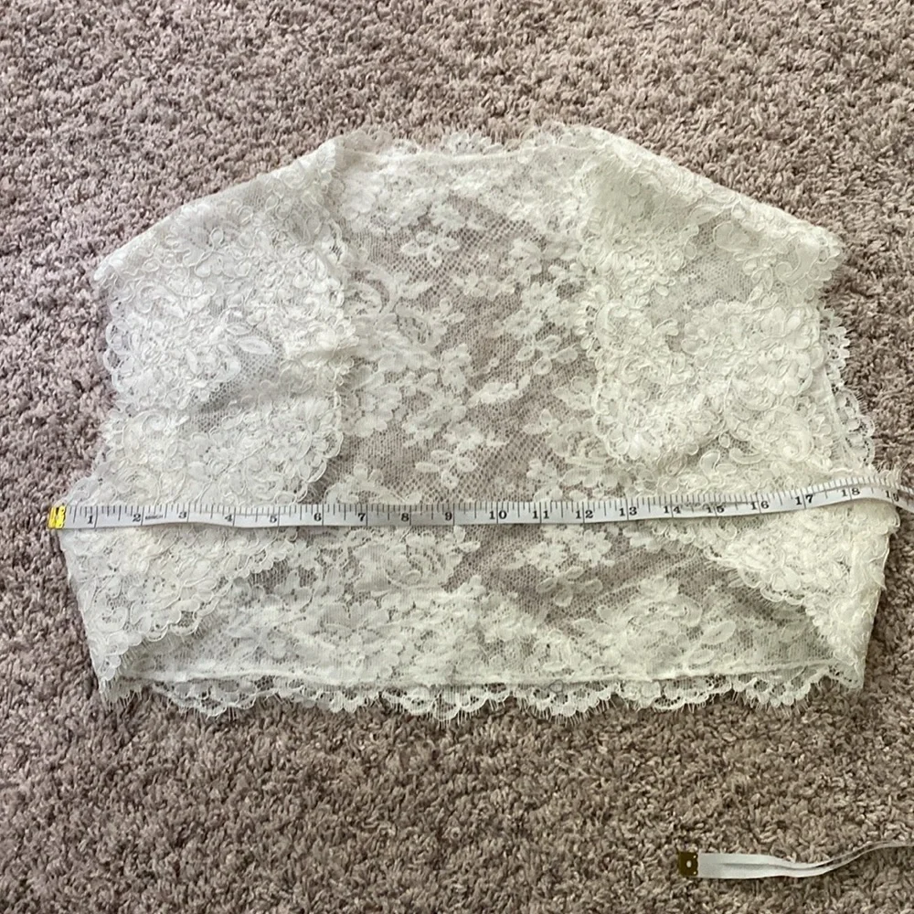 Handmade Lace Shrug/Shaw - Picture 2 of 6